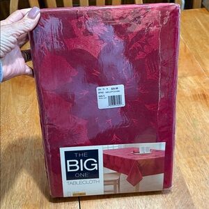 NWT THE BIG TABLECLOTH BY KOHLS